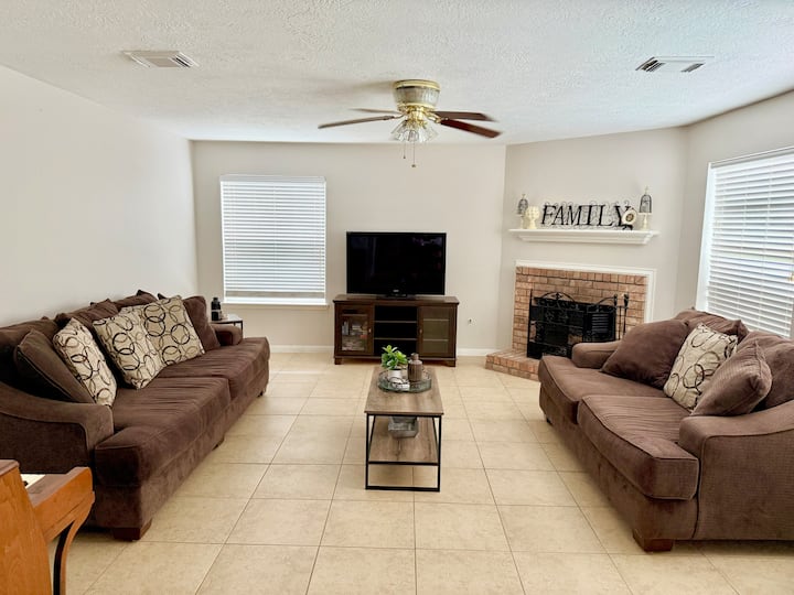 The Nest Htx Heated Pool, Pool Table & More! - Humble, TX