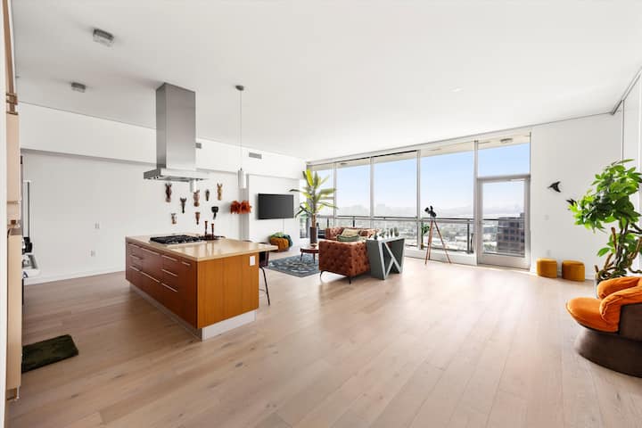 Luxury Penthouse | City & Airport Views - Newport Beach, CA