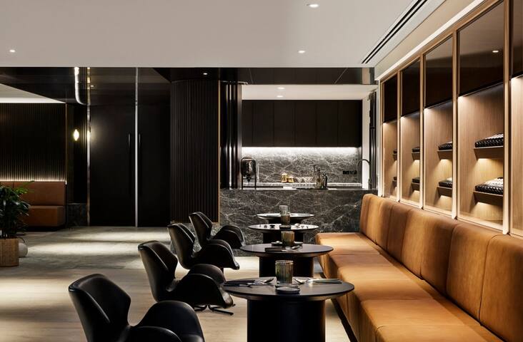 Skyline executive Grandeur by Ritz Carlton gallery image 2
