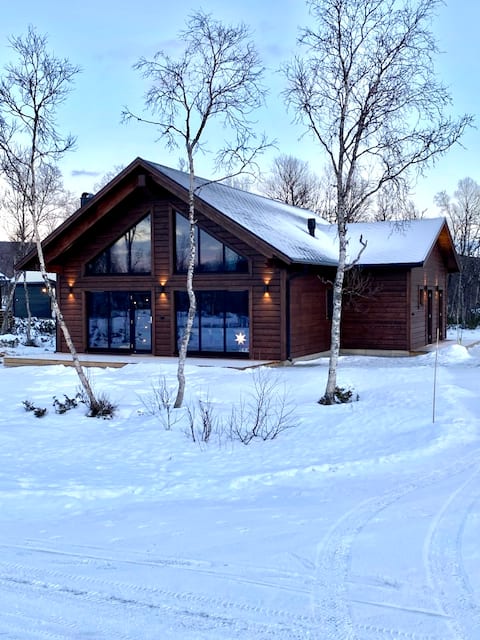 Spacious & fresh - skis, snowmobiles & hiking
