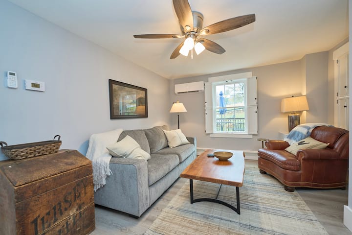Countryside Cottage - Purcellville, VA