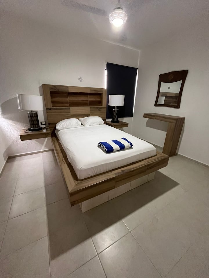 Recámara 2

- เครื่องปรับอากาศ

- โคมไฟบนเตียง 

- เตียงขนาดใหญ่ 

- Clóset 