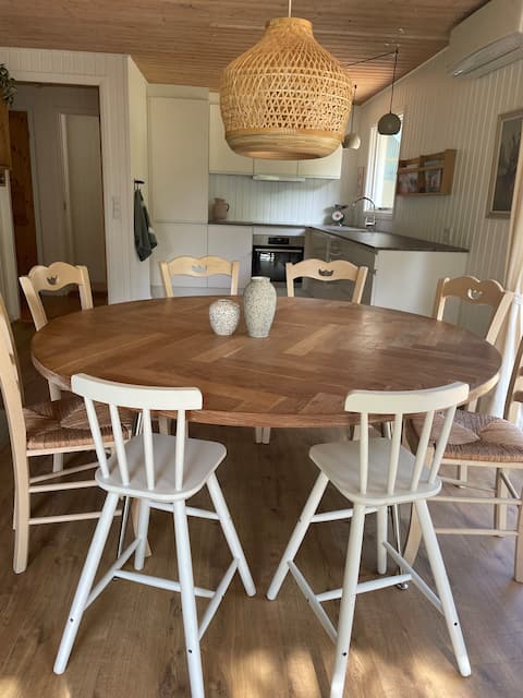 Newly renovated cozy cottage with wilderness bath