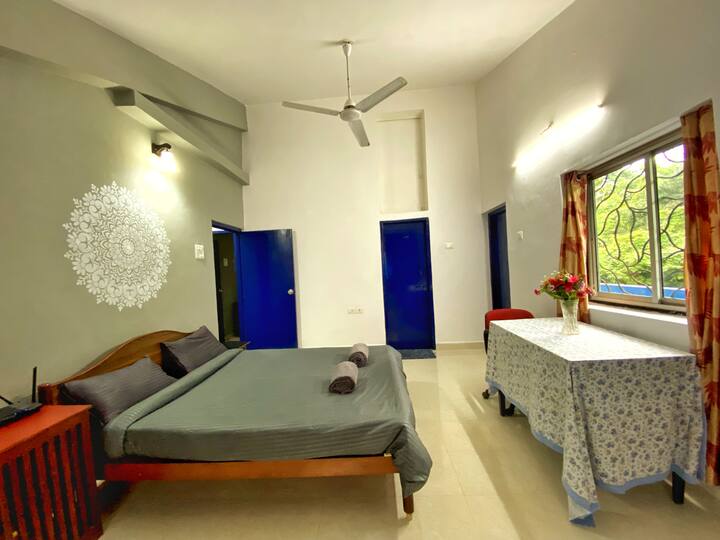 Bedroom 1 image 3