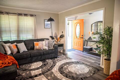 Top performing Airbnb: Orange Oasis Entire Villa in South Fulton