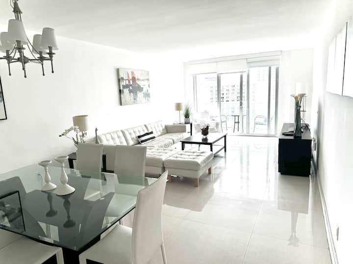 1221 Beachside Apartment Sunny Isles - Sunny Isles Beach, FL