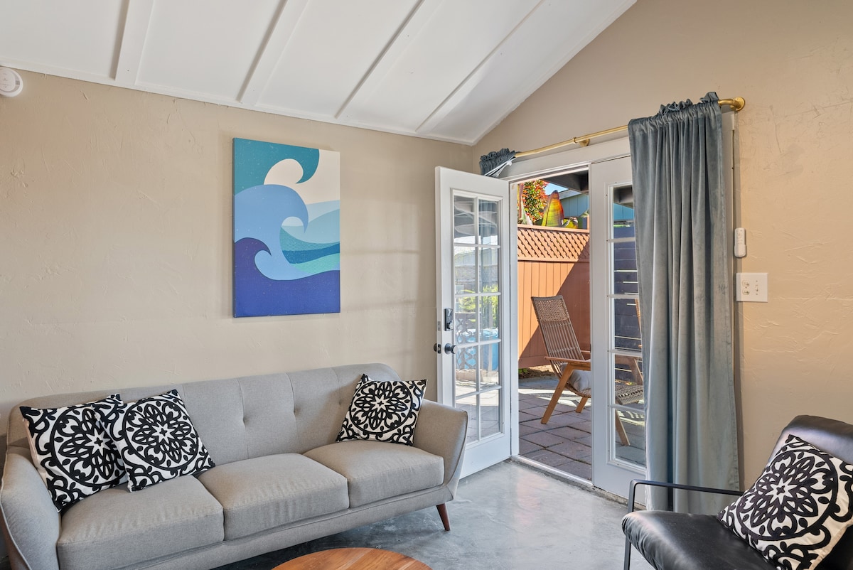 Living area in our Art Studio. Available for groups over two people. Please inquire at time of booking for access. 