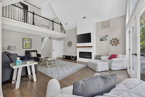 Lakeside Escape- quiet space, w/ beautiful views!