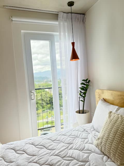 Cozy+family+quiet+panoramic views