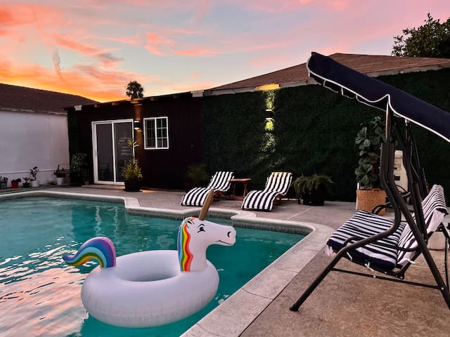 Hot tub,Pool,BBQ,8 min beach