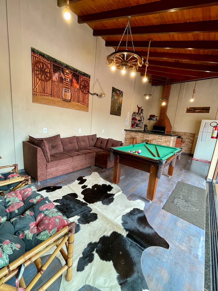 Casa Rústica Com Piscina. - Cascavel