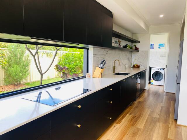 Stylish Dunsborough Home gallery image 3