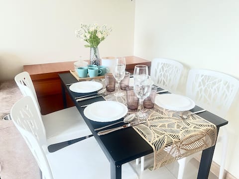 6 people BTS SaphanTaksin, Asiatique to Icon