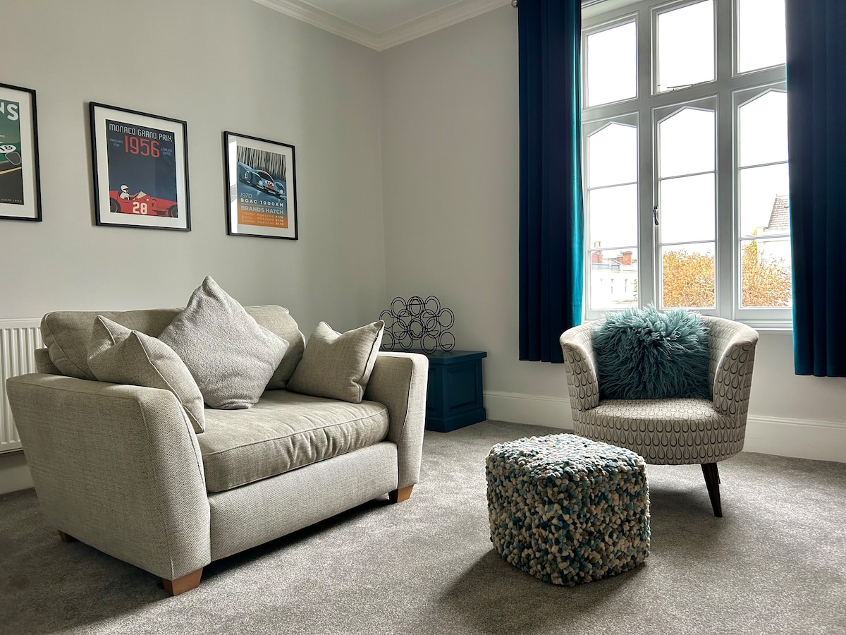 Top performing Airbnb: 39A Sherbourne Place 2 bedroom first floor flat in Royal Leamington Spa