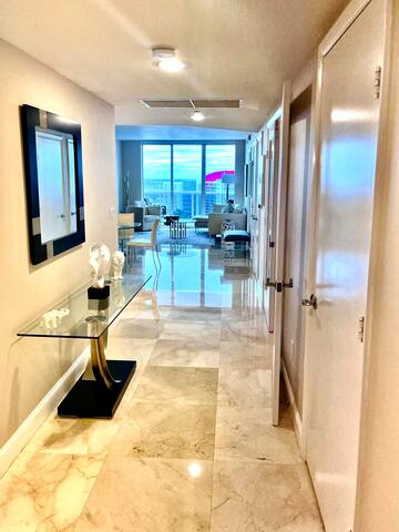 Spectacular Beach Front 3Bedroom gallery image 2