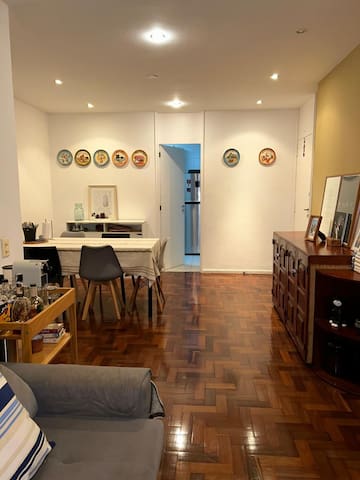 Ap 2 quartos c/ suíte em Copa