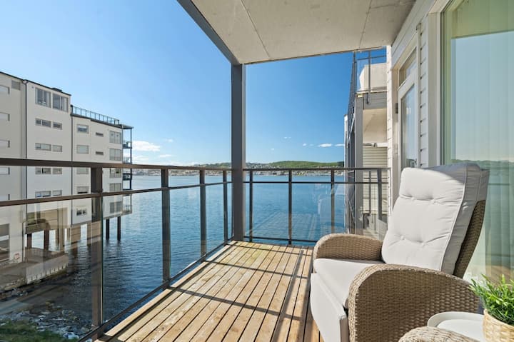 Arctic Oceanfront Apartment - Tromsø