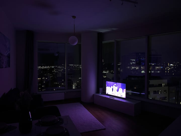Stylish 11th-floor Sea View Stay - Talín