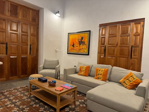 Successful Airbnb property: Colonial House, 350 pies, wi-fi , Downtown in Colonia Santa Rosa
