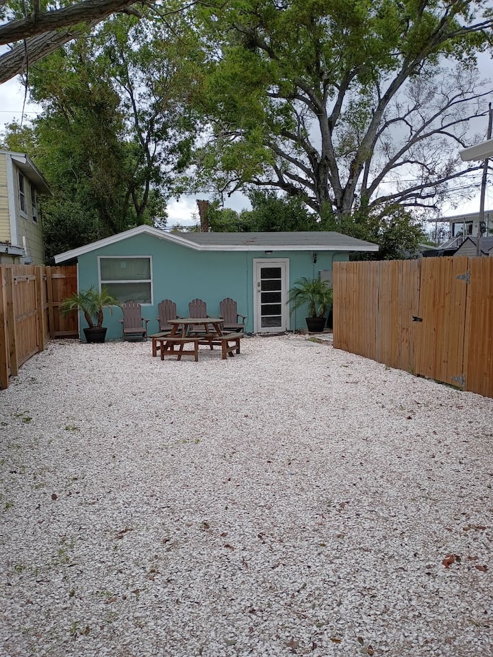 The Cottage In Clearwater - 30 Day Minimum Stay - Clearwater, FL
