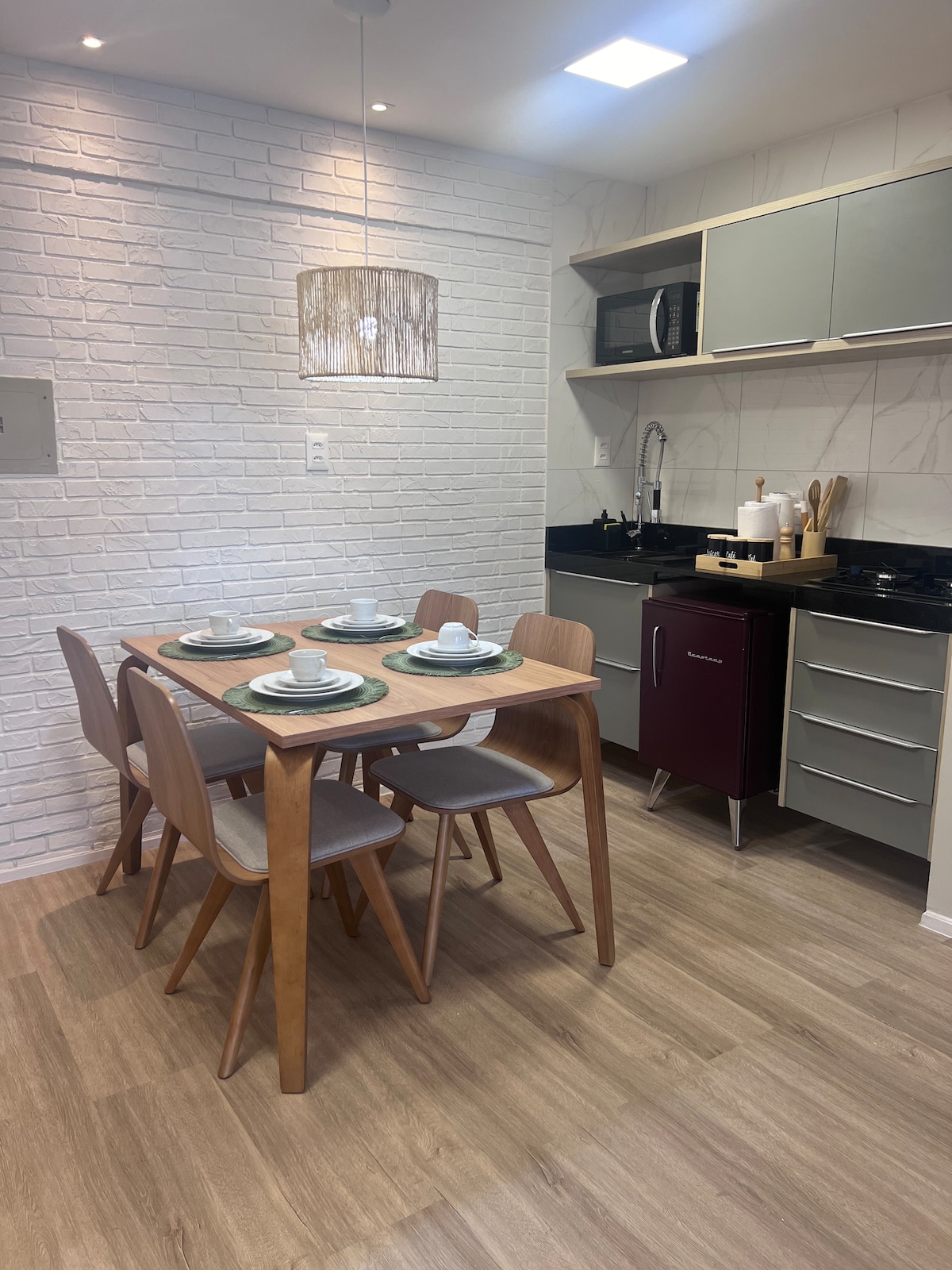 Foto do anúncio de Flat Luxo 2 quartos com vista mar a 100m Beira Mar em Meireles, Fortaleza