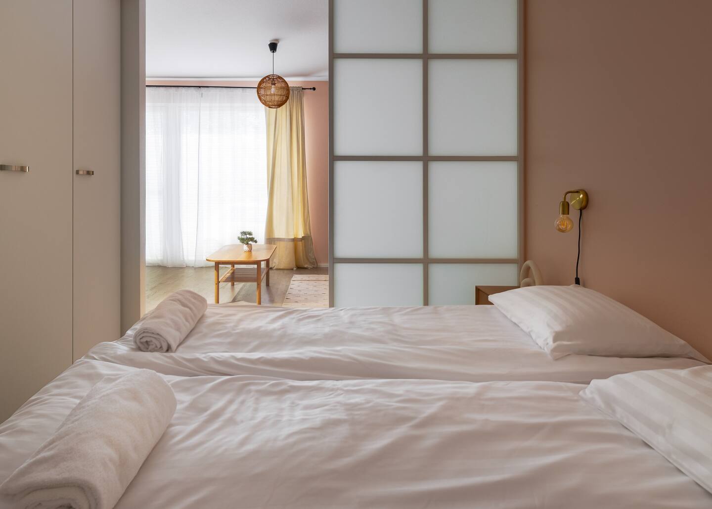 Serene Central Apartment With Queen Bed 3