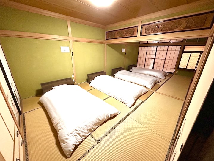 ロータイプベッド　エアコン完備