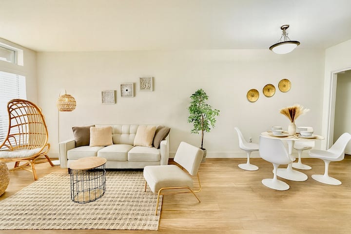 Home Away From Home | Cozy 1 Bedroom - Los Angeles, CA