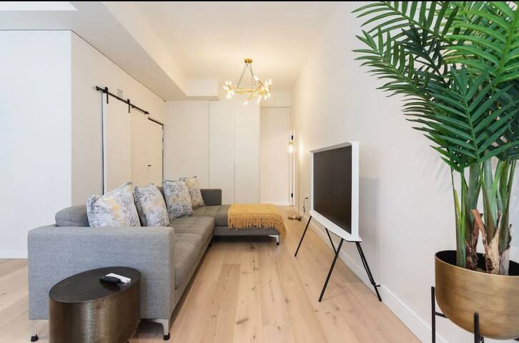 Upmarket and Luxury Apartment gallery image 3