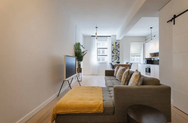 Upmarket and Luxury Apartment gallery image 4