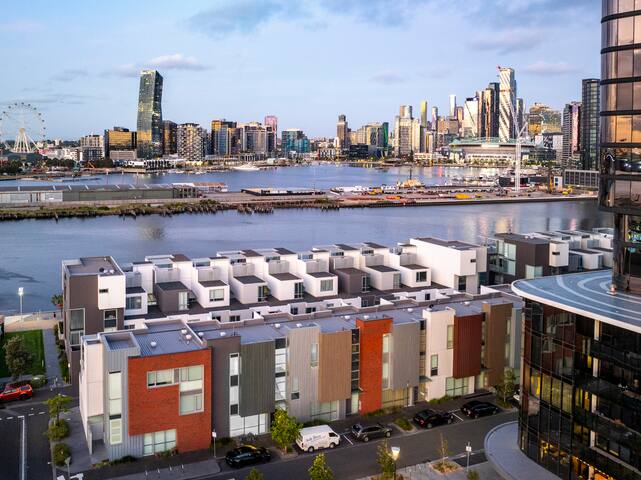 Dockland harbour view house