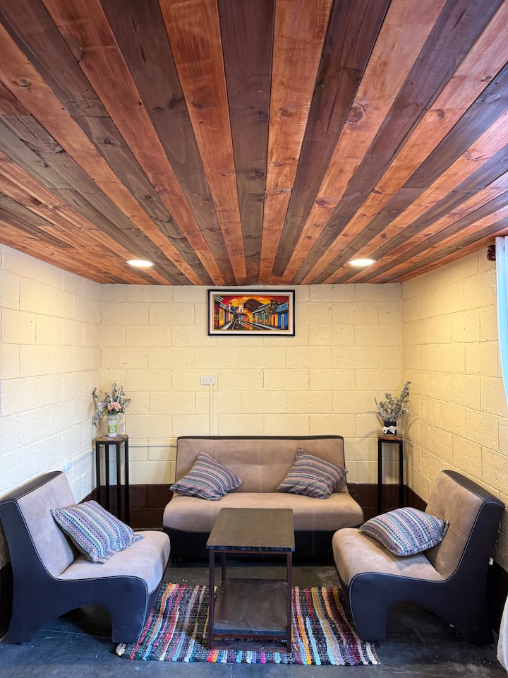 Ri Jay’ Rij’ (The Old House) - San Lucas Tolimán