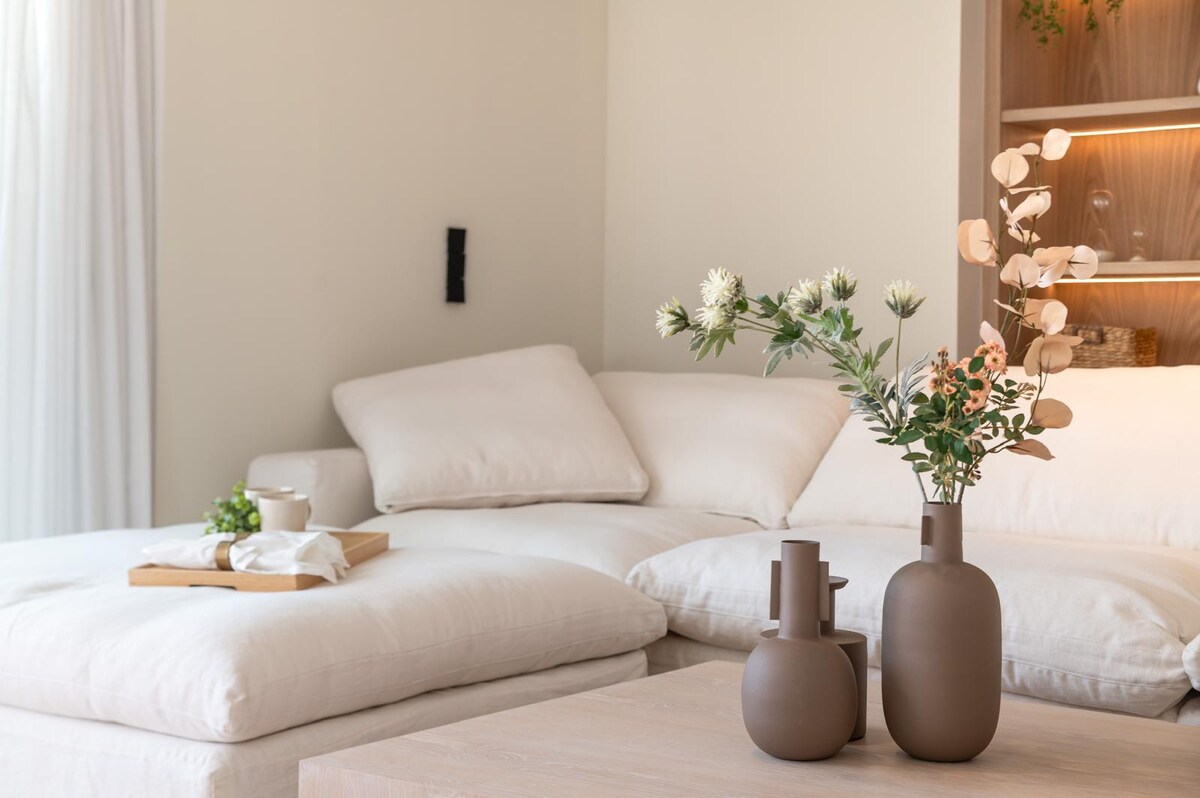 Successful Airbnb property: Luxury 5 bed Villa -Heated pool in Marbella