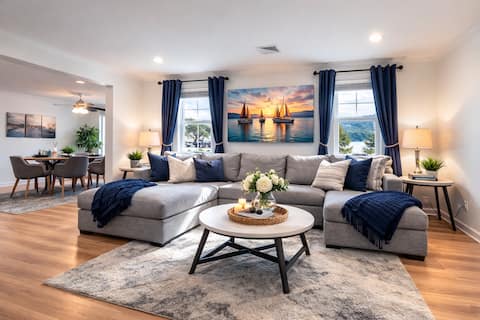 Successful Airbnb property: Lake George village. 1 Block to Beach, Lake & Town in Lake George