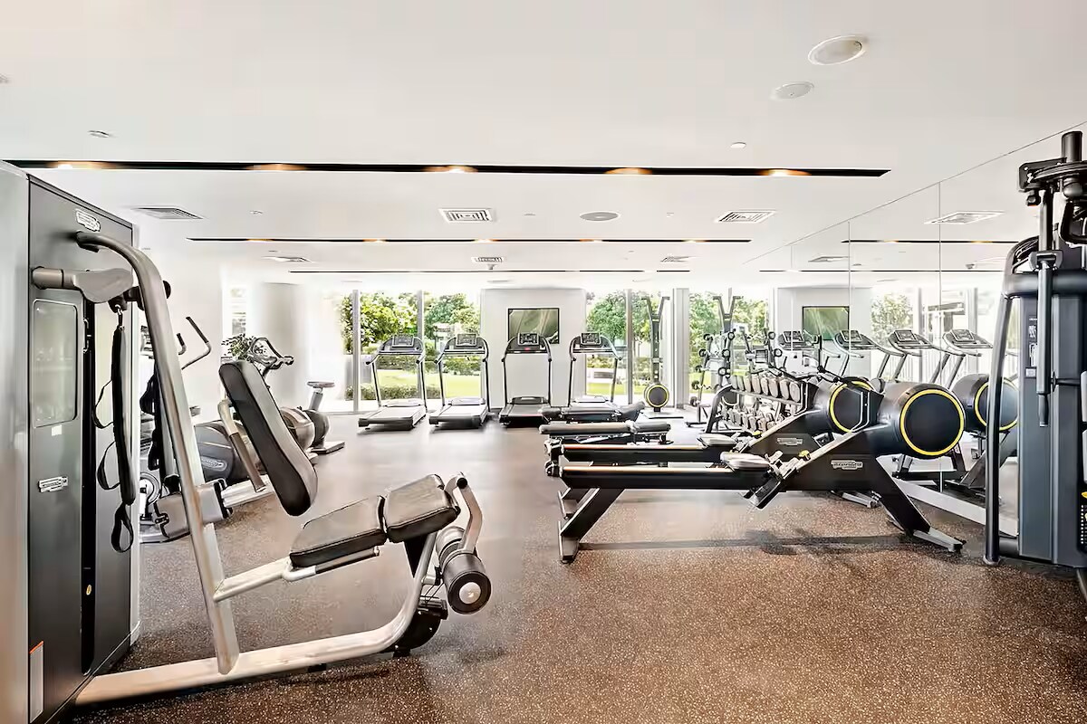 1 Bedroom Furnished Apartment | Boulevard Point 5