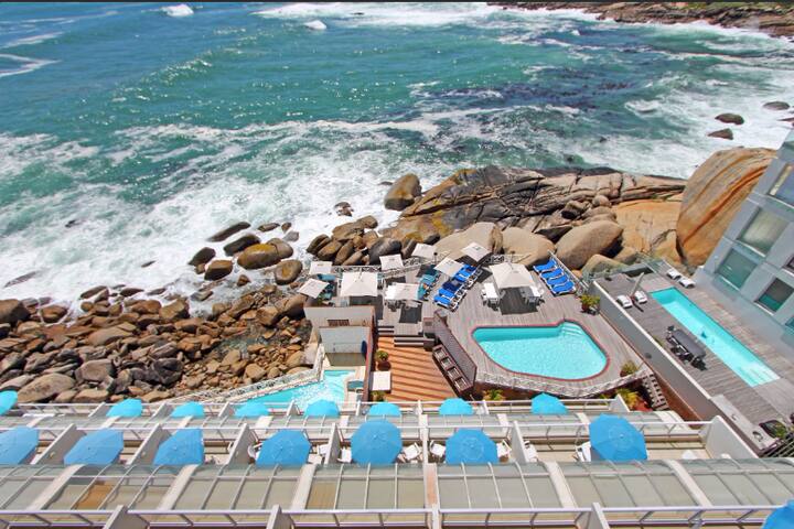 Ocean-View Penthouse Bantry Bay gallery image 5