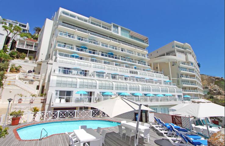 Ocean-View Penthouse Bantry Bay gallery image 2