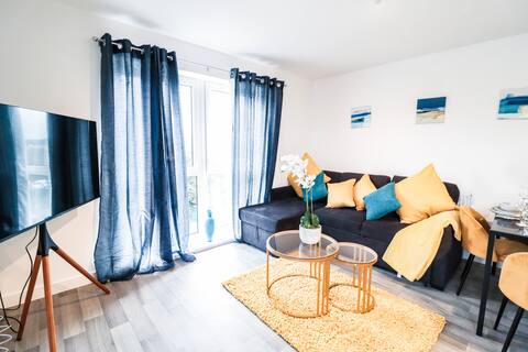 Top Airbnb: Modern 2-Bedroom Apartment | Free Parking & WiFi in Wilmington