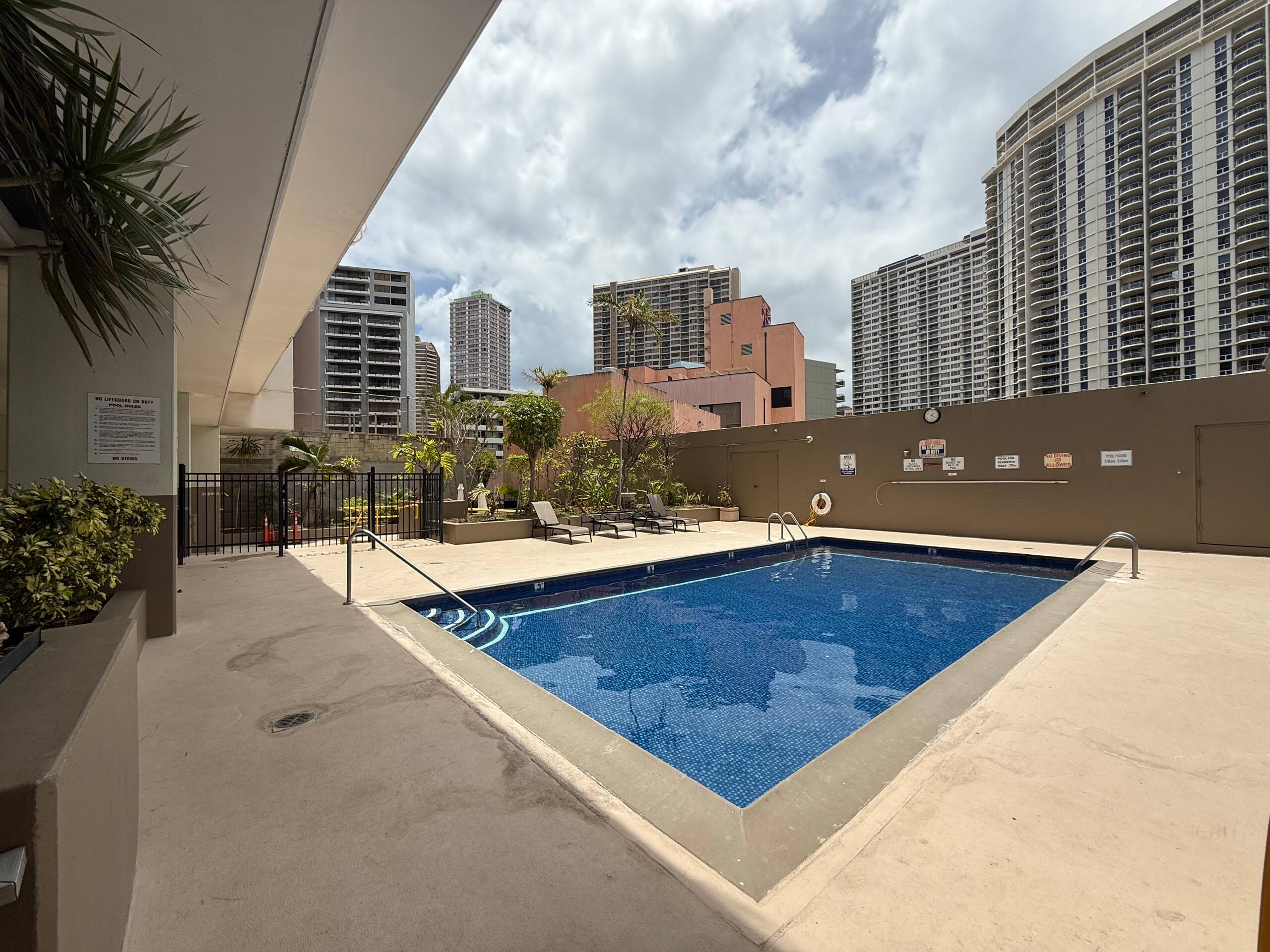 Condo in Honolulu · ★5.0 · 1 bedroom · 1 bed · 1 bath - Image 19