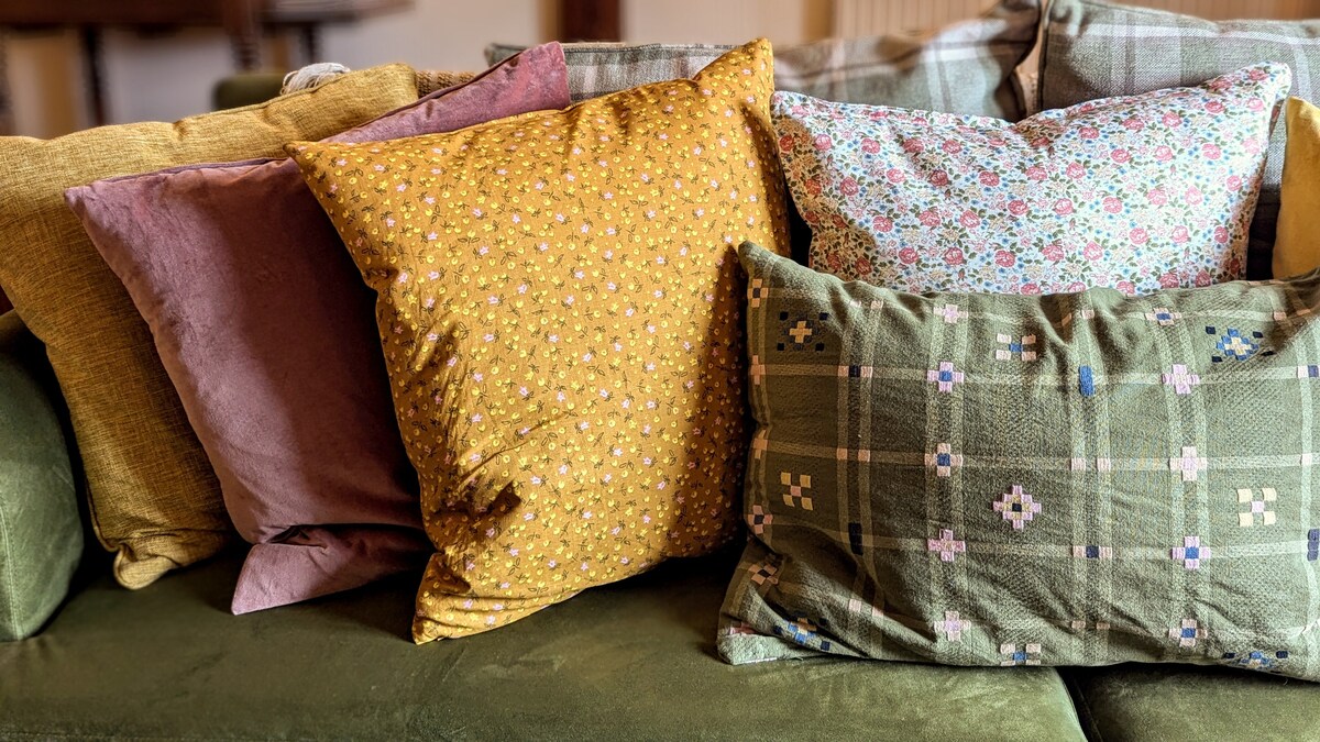 Top Airbnb: Parsons Cottage - A Cosy Winter Retreat in South Norfolk