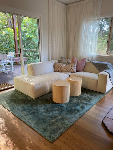 Top Airbnb: Cozy cottage close to beaches & shops in Suffolk Park