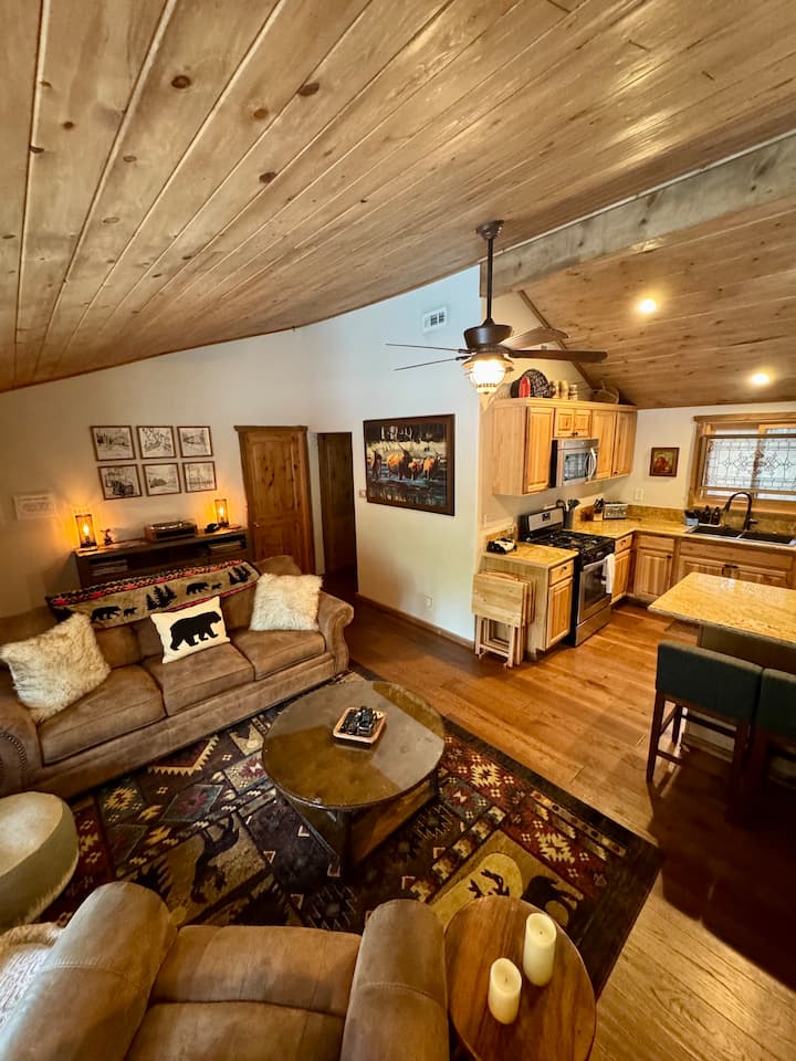King Bed • Spa • Bbq • Fire Pit - Big Bear, CA