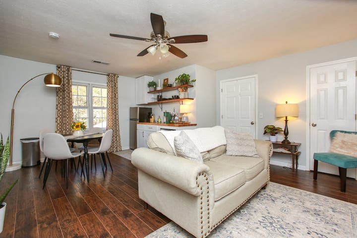 Carrollton’s Coziest - Carrollton, GA
