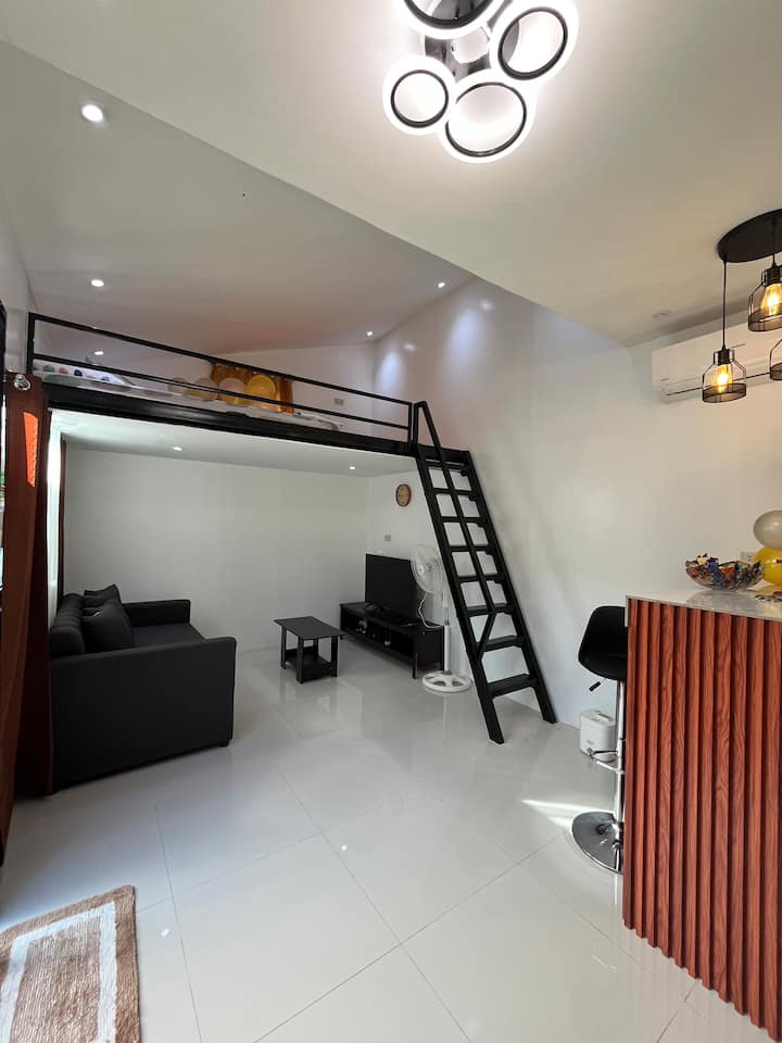 Mones Staycation - San Pablo