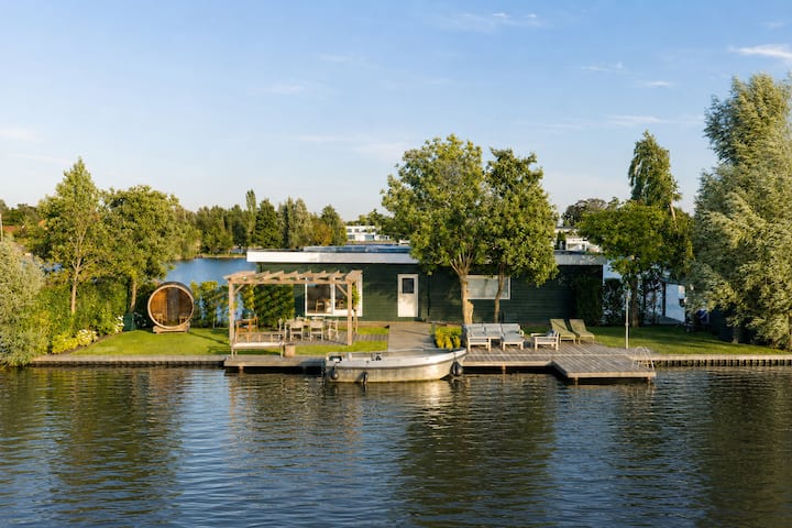 Luxury Island with Boat and Sauna near Amsterdam