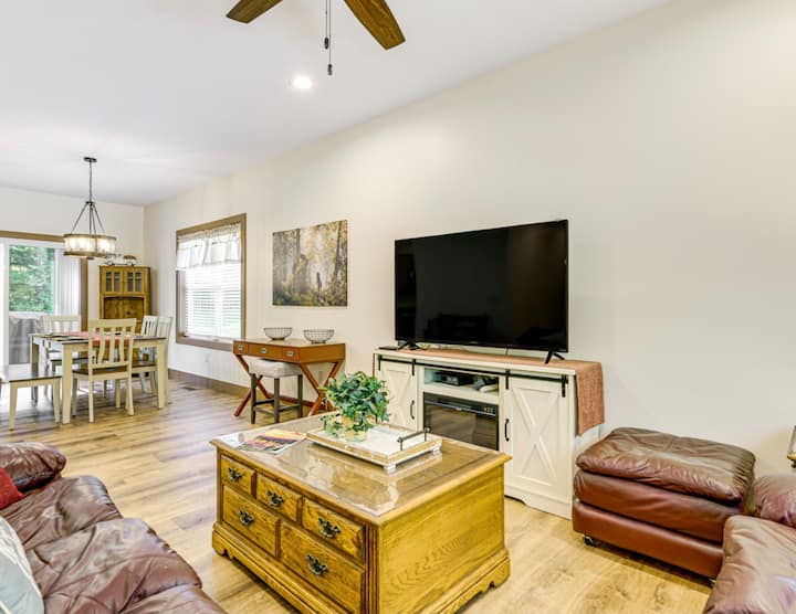 Lazy Bear Creekside-heated Pool!paved Pet Friendly - Maggie Valley, NC