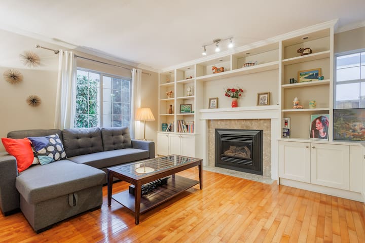 Charming & Relaxing Family Haven: Garden ~ Parking