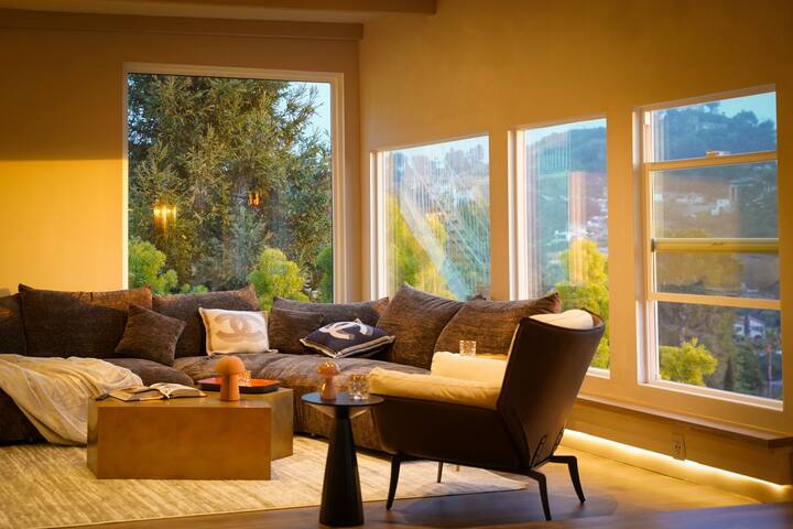 “Hollywood Hills Escape: Designer 4BR w/ Views gallery image 4