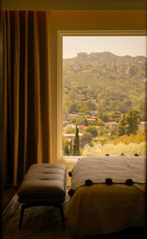 “Hollywood Hills Escape: Designer 4BR w/ Views gallery image 2