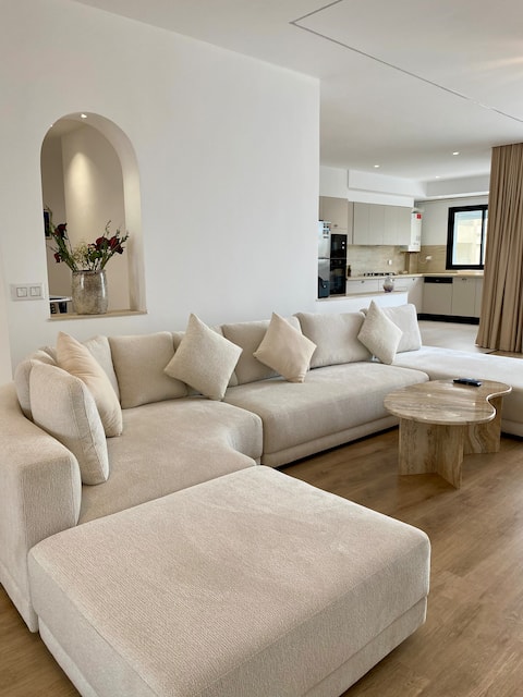 Mix of Design & Relaxation in Tunis